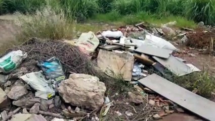Fim de rua no Siena vira espaço para lixo e entulhos