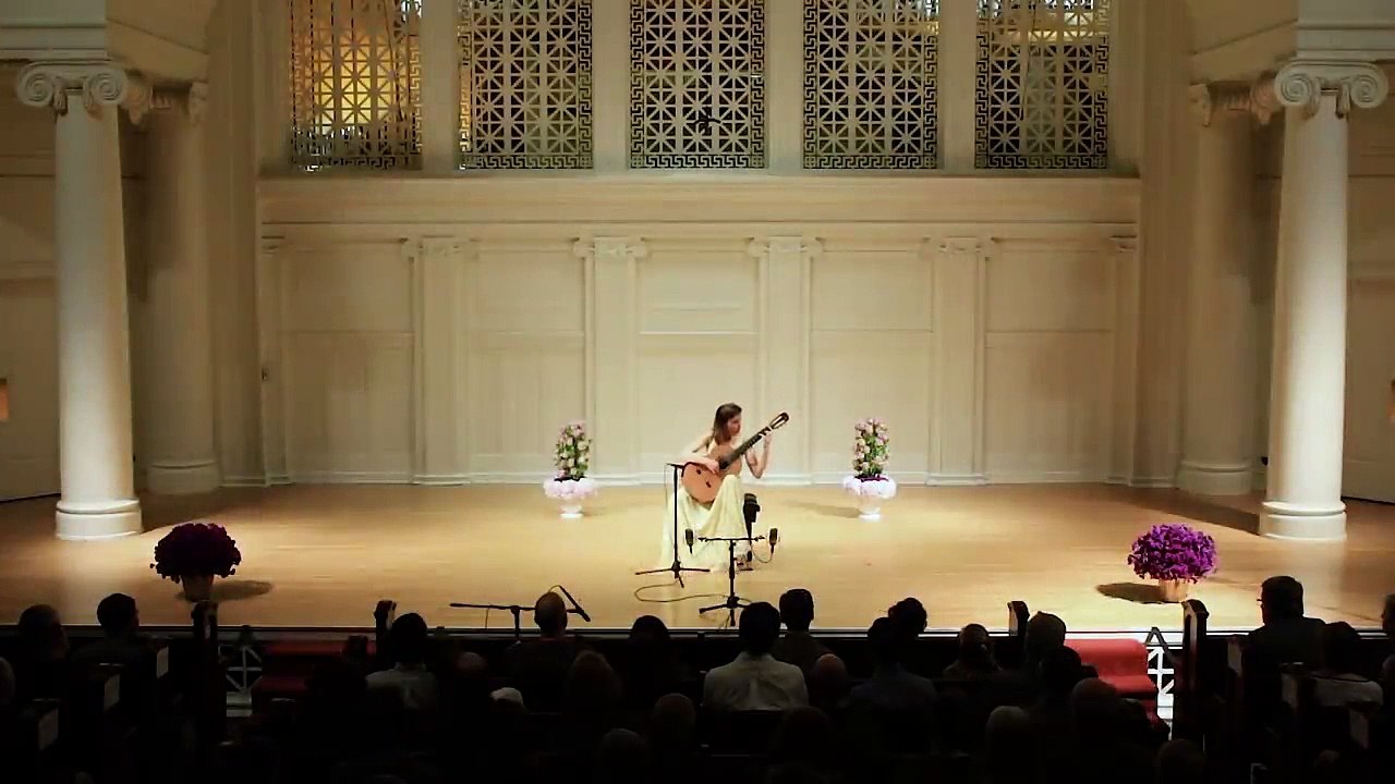 Ana Vidovic (guitar) plays Piazzolla