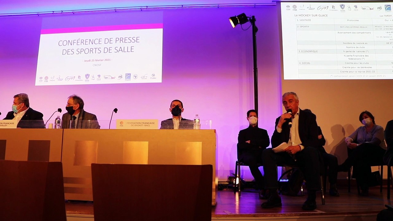 Conférence de presse des sports de salle. Interview de Luc Tardif