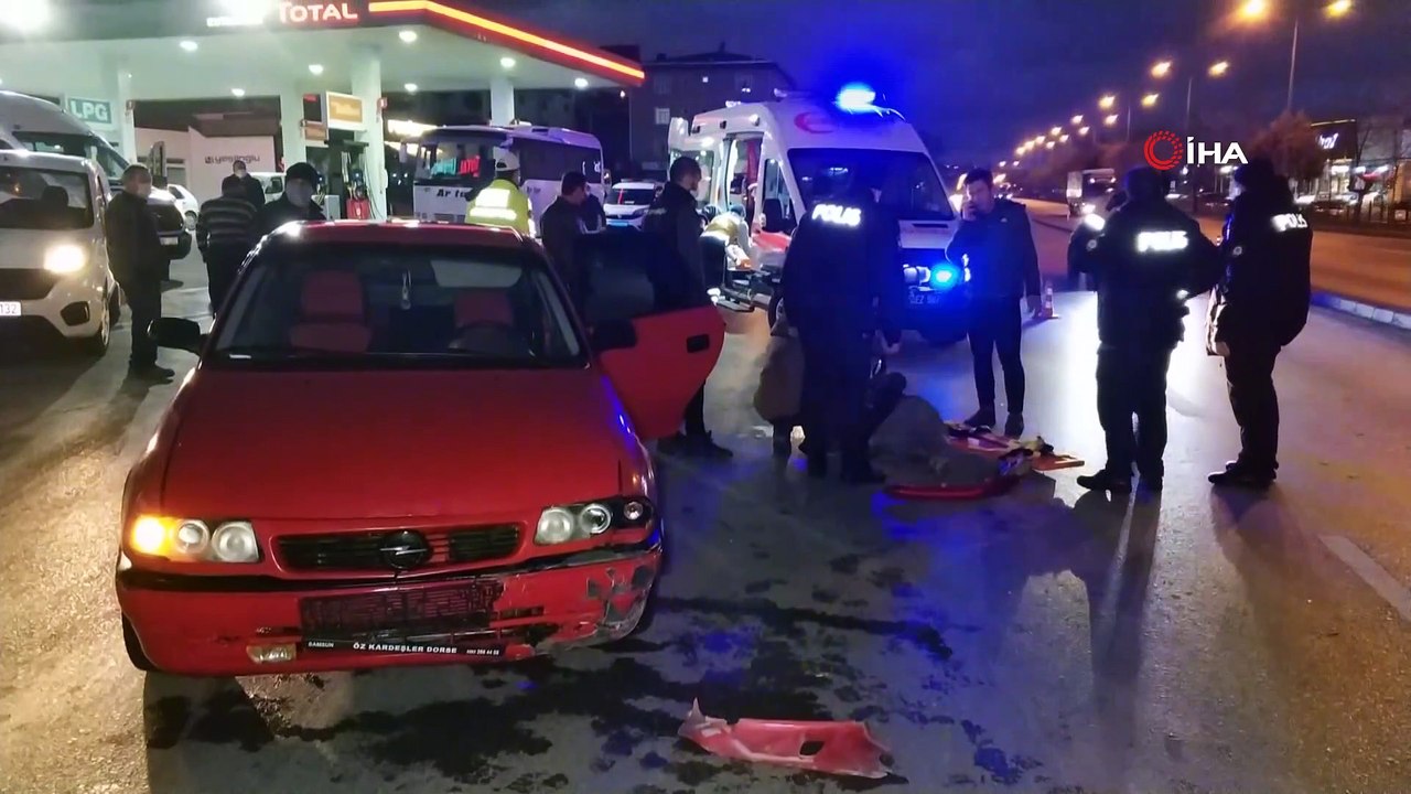 Otomobil ile motosikletin çarpıştığı kaza kamerada