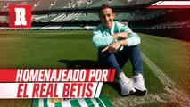 Andrés Guardado fue homenajeado por el Betis por superar los cien partidos