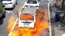 لحظة انفجار أسطوانة غاز داخل حافلة في الصين