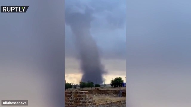 فيديو يوثق تشكل زوبعة غرب شبه جزيرة القرم