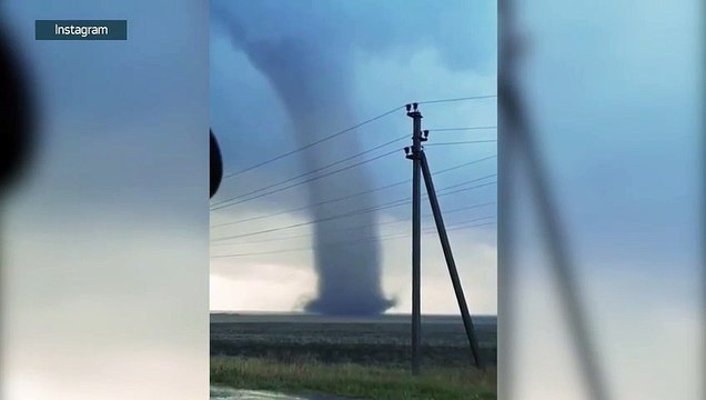 Огромный торнадо в Крыму попал на видео