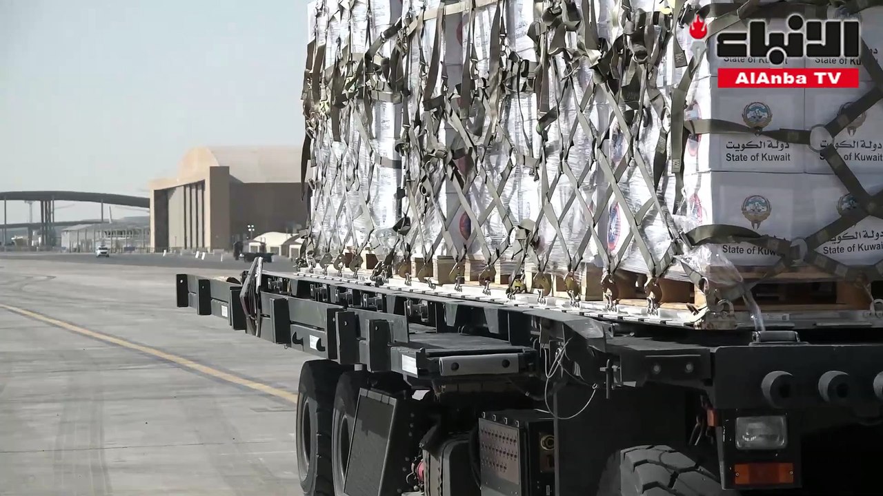 رحلات الجسر الجوي الكويتية مستمرة لإغاثة لبنان الشقيق بالتنسيق مع «الخارجية» و«التجارة» والهلال الأحمر الكويتي