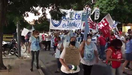 Masiva marcha de docentes en Resistencia en reclamo de mejoras salariales