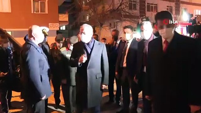 Bakan Akar ve TSK komuta kademesi Pençe Kartal-2 Harekatı'nda şehit olan üç askerin ailelerine taziye ziyaretinde bulundu