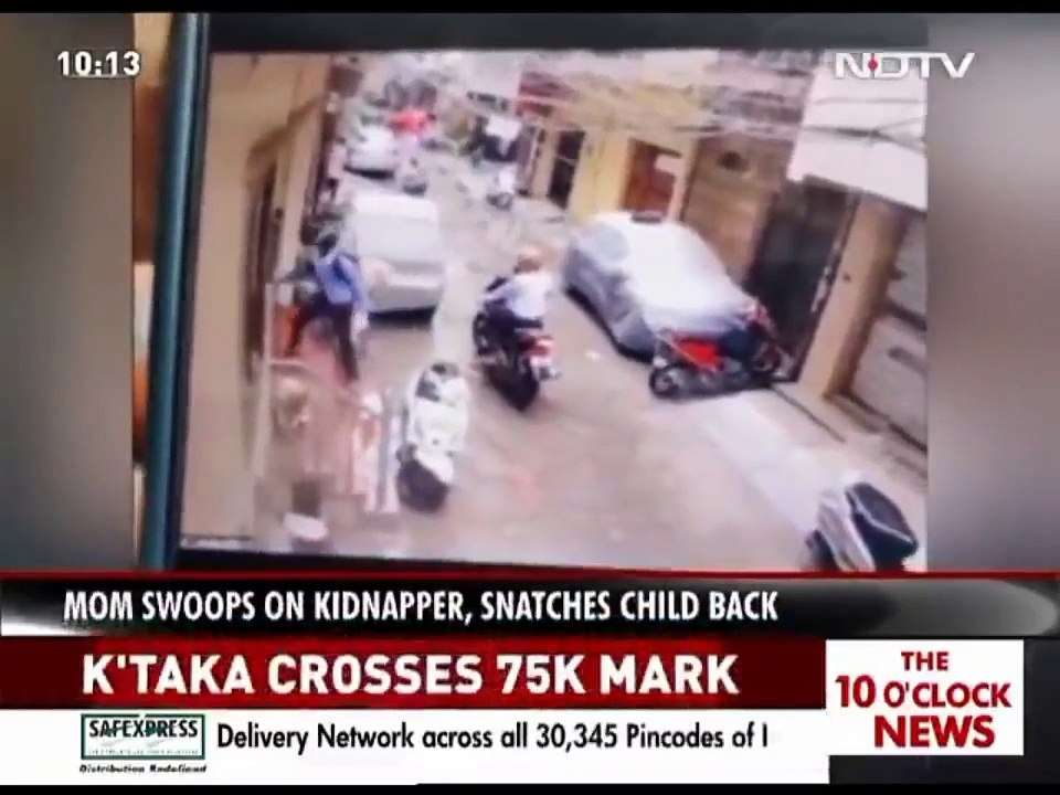 On Camera Delhi Woman Fights Off Kidnappers To Save 4-Year-Old Daughter