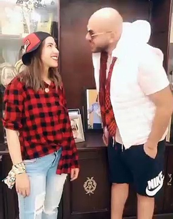 فيديو- إيمي طلعت زكريا وشقيقها يقلدان والدهما على -تيك توك- - مصراوى