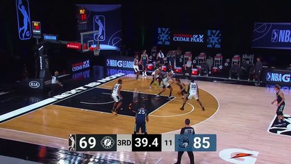 Raphiael Putney rattles the rim on the finish!