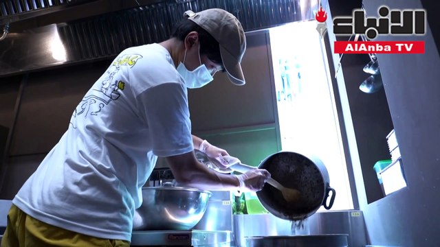 طباخ في طوكيو يضيف الحشرات إلى أطباق تقليدية