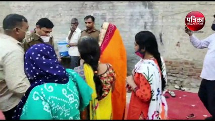 Tải video: VIDEO : पाली : एक महिला की चैन लूटी, दूसरी का लुटने का प्रयास, हाथ पकड़ा तो चैन छोड़ भागी