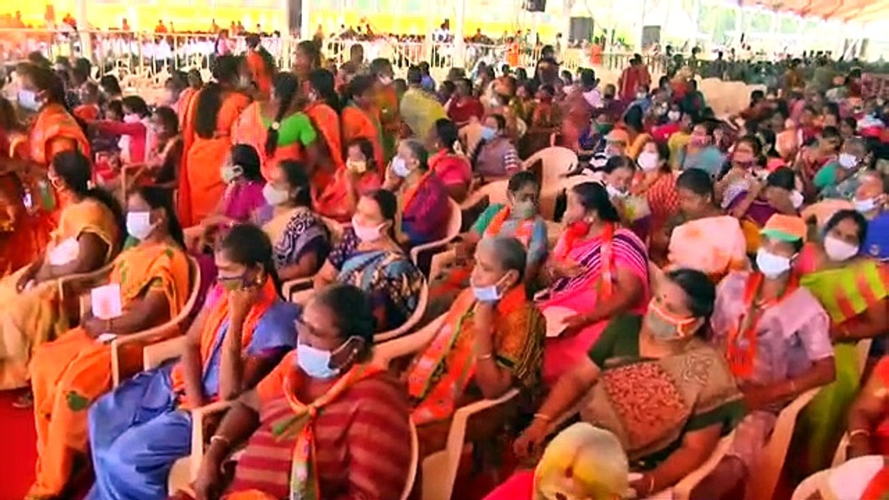 மோடி கூட்டத்தில் பாட்டிகள்.. புதுச்சேரி பாஜகவின் புதுப் புது டெக்னிக் - வீடியோ