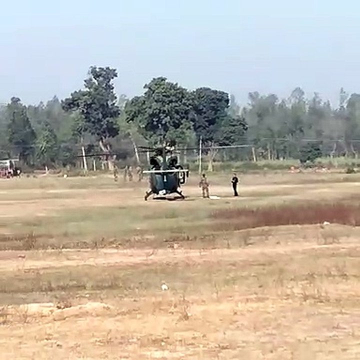 सीतापुर: केसरिया शुगर मिल के प्रांगण में अचानक उतरा हेलीकाप्टर