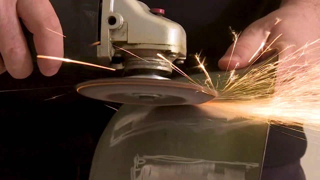 Lass die Waffen klingen: Instrumente aus Militärschrott