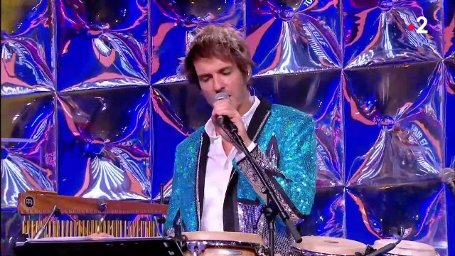 Nagui fait une confidence coquine à propos de sa femme Mélanie Page, dans N'oubliez pas les paroles , sur France 2.