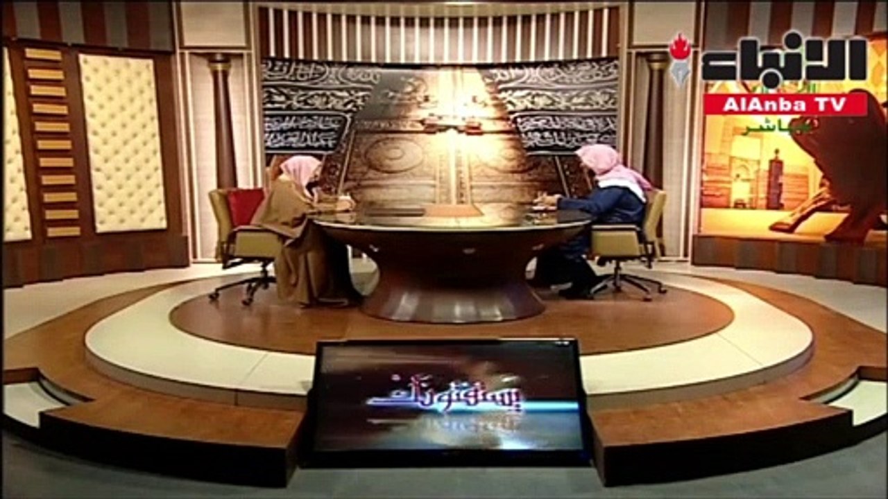 الداعية المنيع يوضح حكم إقامة المرأة في بلد دون محرم