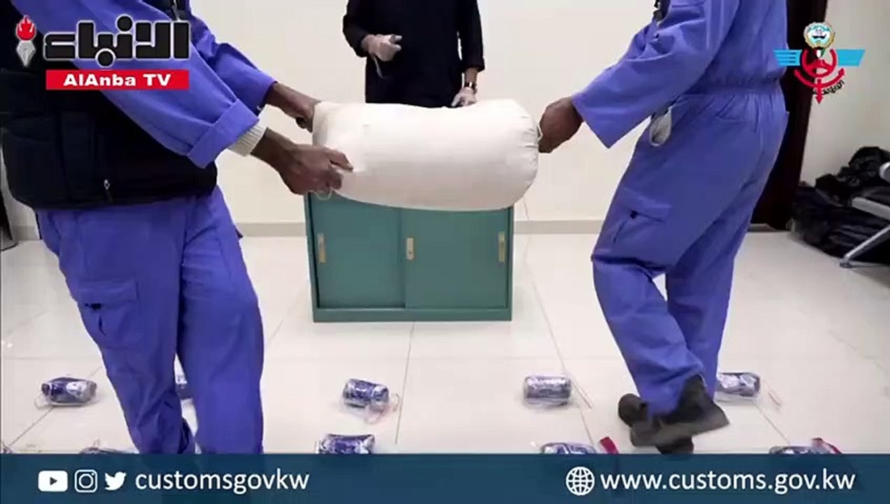 الجمارك: إحباط تهريب 70 كيلو حشيش أخفيت في شاحن...
