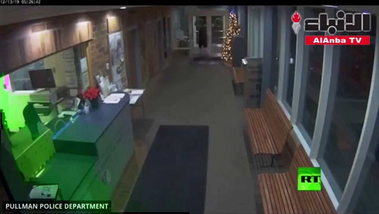 ربّ سوابق يسرق الشرطة في عقر دارها