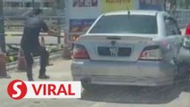 Viral: Cops shoot at car tyres of fleeing driver in a chase