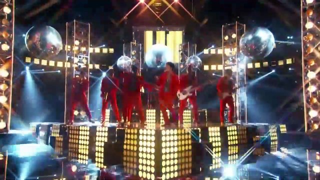 Bruno Mars chante son tube Treasure en live