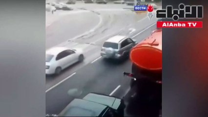 سلوك غريب لسائقة يؤدي إلى حادث سير جماعي