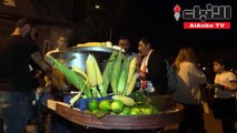 باعة متجولون وجدوا مصدر رزق في تظاهرات بيروت