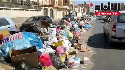 العاصمة الليبية تتحول الى مكب نفايات مع استمرار المعارك عند أطرافها