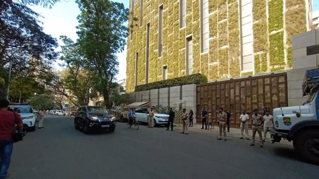 Mumbai: Threat letter found in SUV, outside Antilia