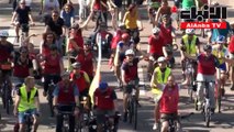 آلاف الألمان تظاهروا على دراجات هوائية احتجاجا على استخدام السيارات