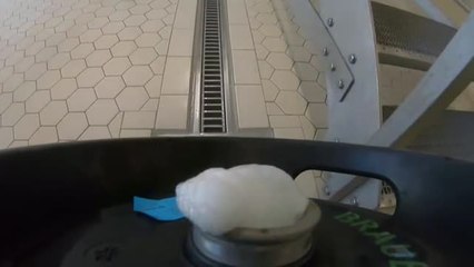 Miles de litros de cerveza, por el desagüe