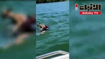 رجل شجاع ينقذ غزالة من الغرق!