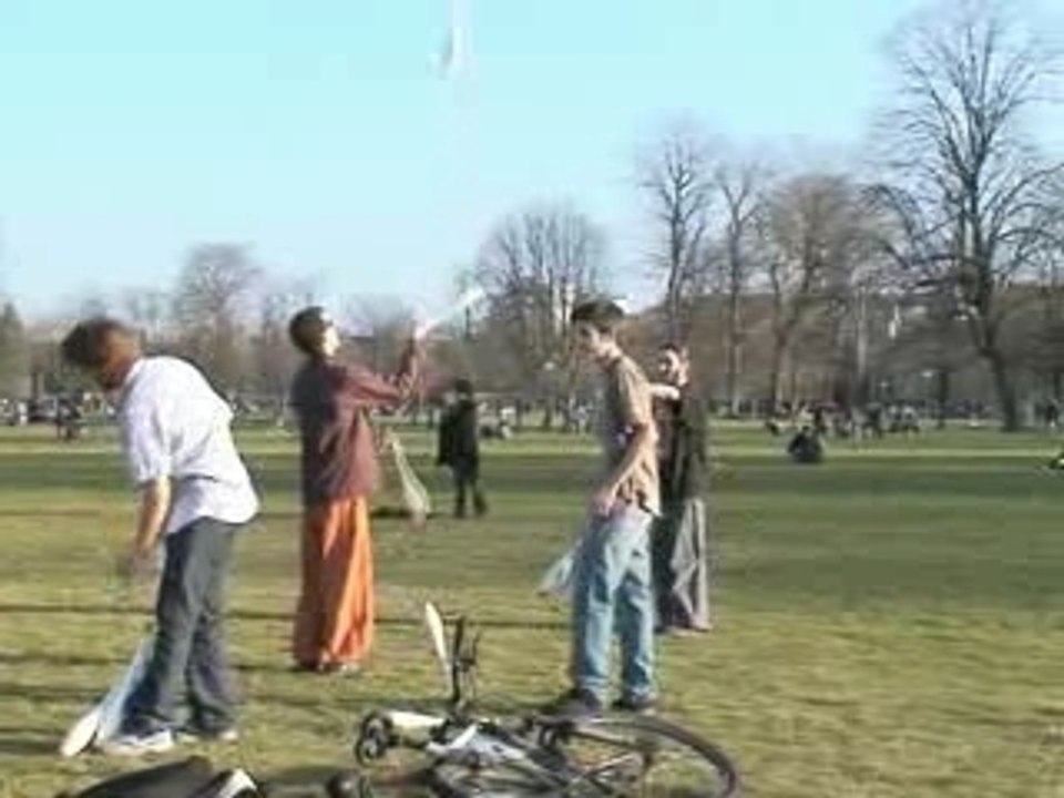 Strange Juggling World mpg