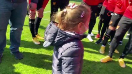 İzmir depreminin sembolü Ayda’dan Göztepe’ye ziyaret