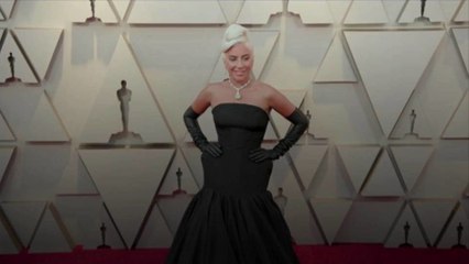 Le promeneur de chiens de Lady Gaga se fait tirer dessus, deux Bulldogs français volés