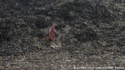 Bangladesh: Sacking plastic bags