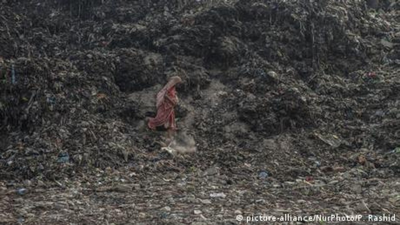 Bangladesh: Sacking plastic bags