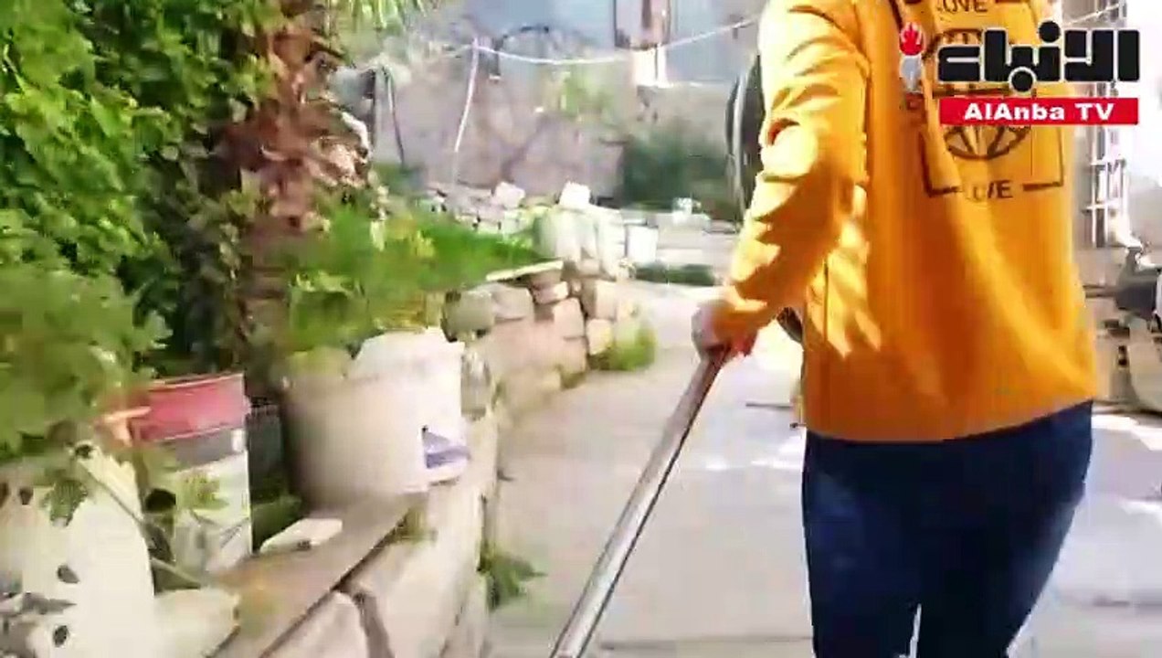فلسطينية تحول حديقة منزلها إلى ملجأ حقيقي للحيوانات الضالة