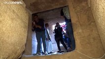 شاهد اكتشاف مقبرة من العصر البطلمي بحالة جيدة في مصر