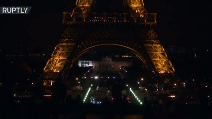 برج إيفل يتشح بالسواد حدادا على ضحايا مجزرة نيوزيلندا