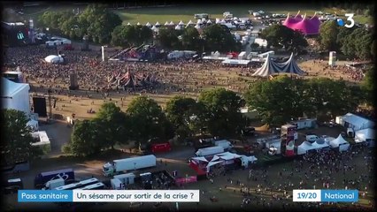 Covid-19 : Emmanuel Macron évoque la possibilité d’un "pass sanitaire" pour accéder à certains lieux