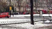 Un spectaculaire BRAQUAGE de banque ÉCLATE sur les Champs-Elysées !!
