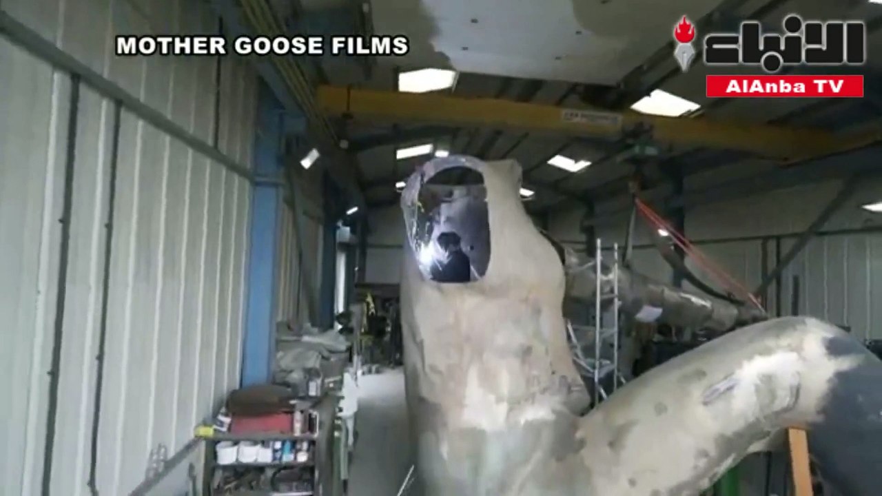 كشف النقاب عن عملية صب أكبر تمثال برونزي في بريطانيا