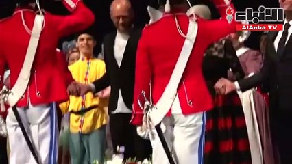 ملكة الدنمارك تصمم ملابس باليه كسارة البندق!