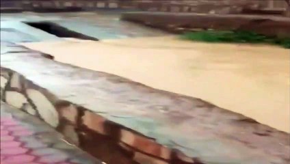 كيف يتم تصريف المطر بعقلية الأجداد بهذه القرية السعودية