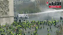 جرحى واعتقالات في مواجهات عنيفة بين الشرطة الفرنسية ومحتجي «السترات الصفراء»