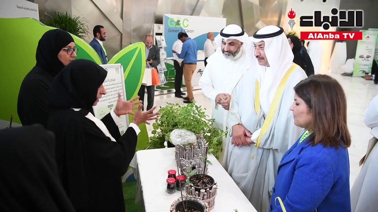 وزير الاشغال العامة وزير الدولة للشؤون البلدية ممثلا عن صاحب السمو افتتح ملتقى "البيئة الخضراء"