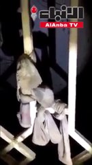 مشهد غريب لداعية يفك سحرا في مبنى مهجور