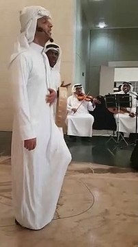 حفل الغداء الذي اقامته الشيخة مي آل خليفة تضمن فقرة غنائية وأصوات بحرينية