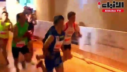 نخبة وهواة في سباق تسلق 2041 درجة سلم